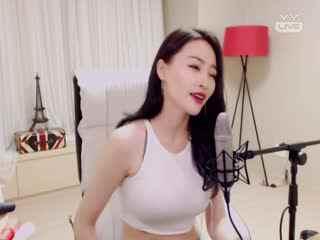 美女主播斗胸视频